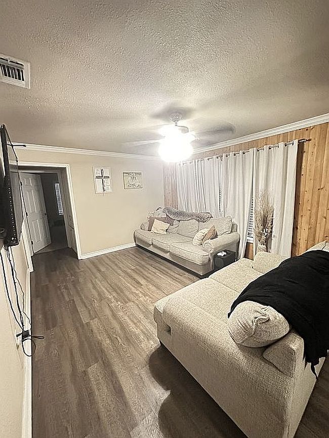 Photo of 2401 Oak Dr, Gatesville, TX