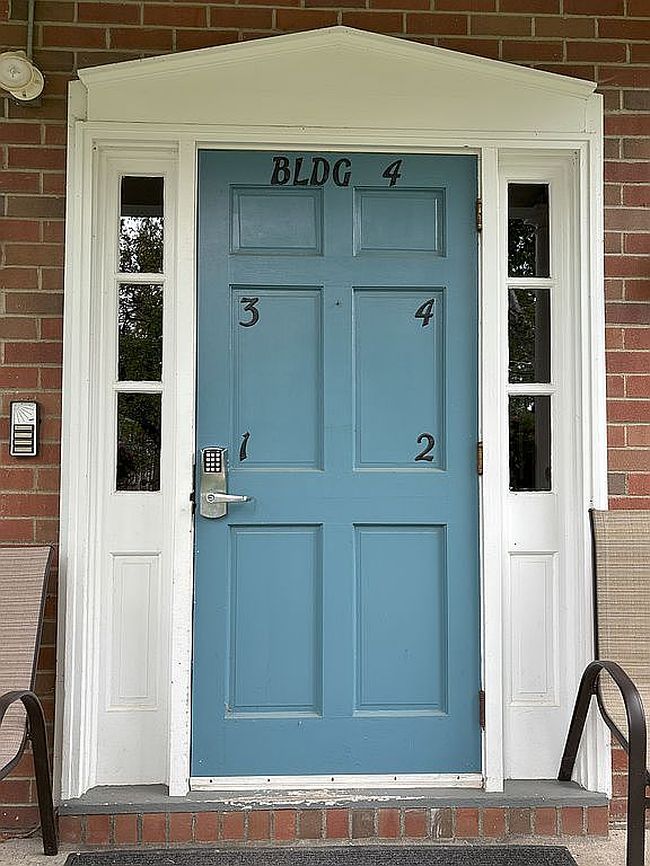 Photo of 4 Morgan Mnr Apt 4, Lenox, MA