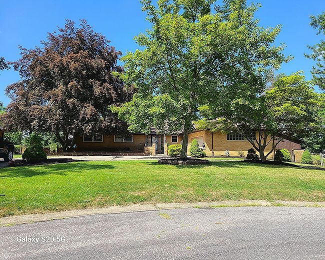 Photo of 12658 Gardenside Dr, North Royalton, OH