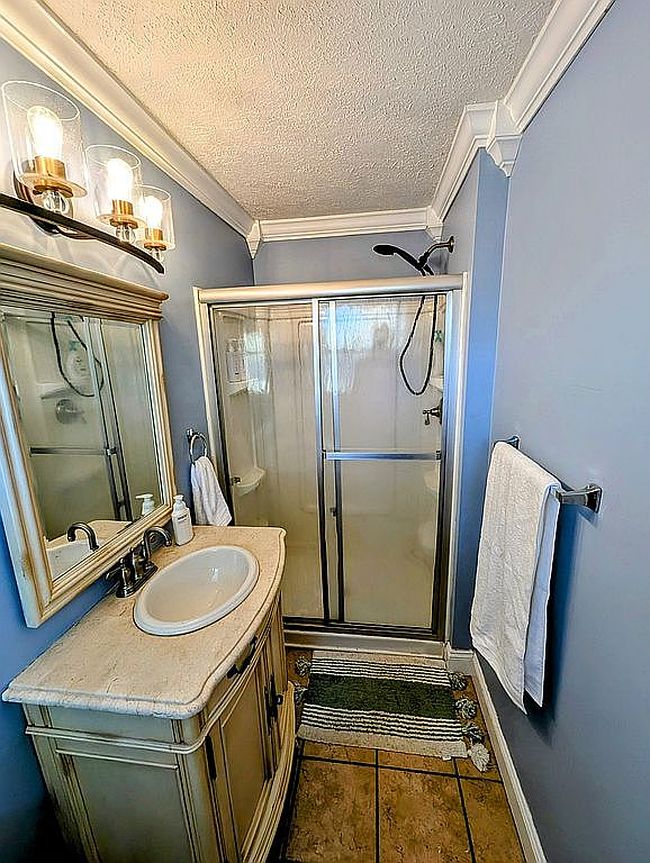 Image of 121 11th Pl Nw