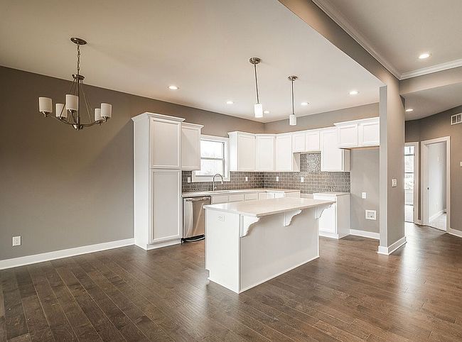 Additional photo 2 of property located at 4000 Crestwood Dr