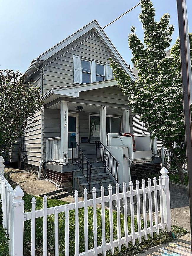3162 W 104th St, Cleveland, OH