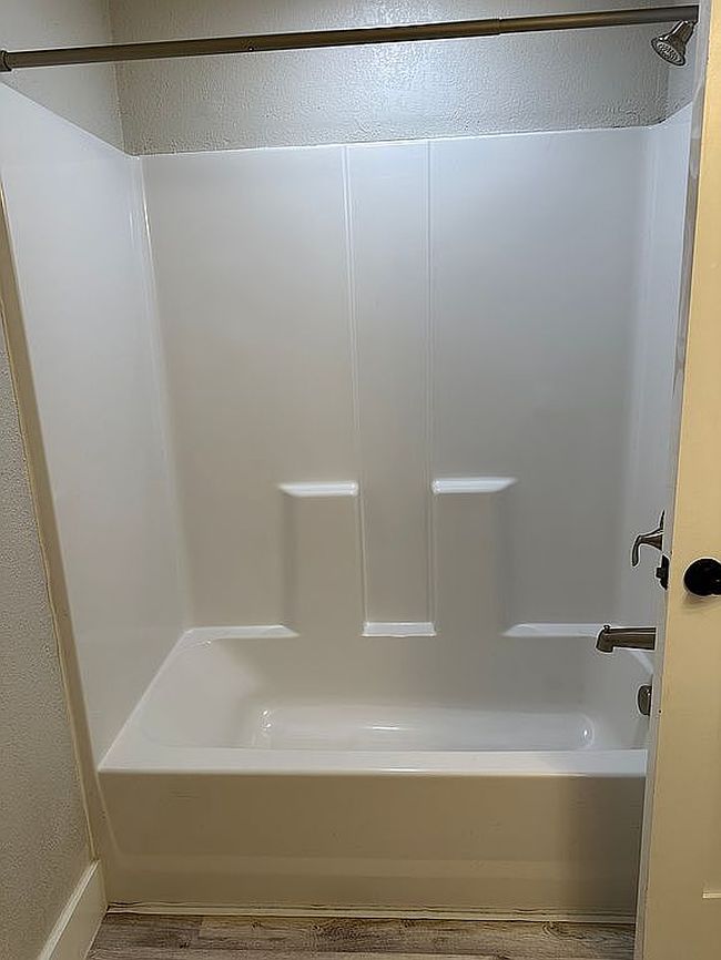 Image of 182 S 1 W