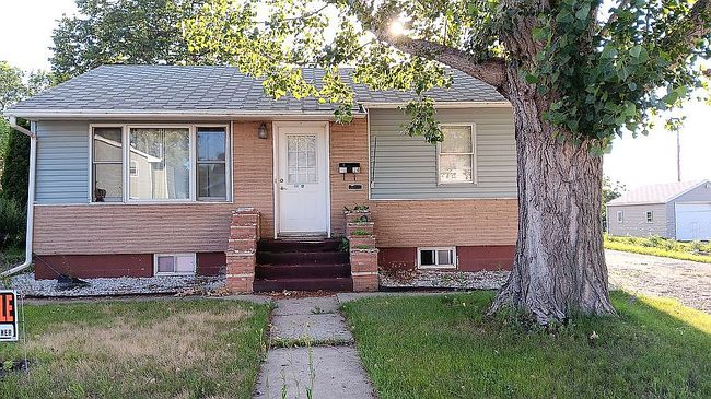 Photo of 1324 6th St Sw, Minot, ND
