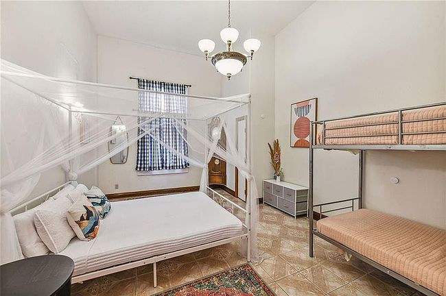 Image of 5330 Dauphine St