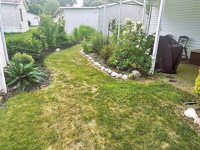 Photo of 8 Emerald Ln, Olmsted Falls, OH