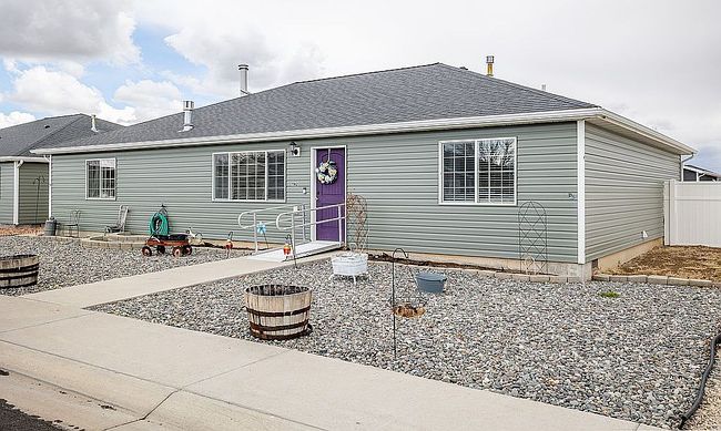 Image of 1142 E Madison St