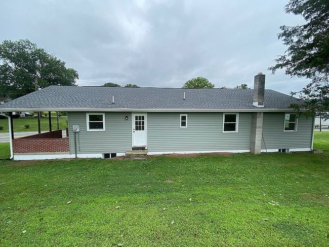 Photo of 300 E Main St, New Bloomfield, PA