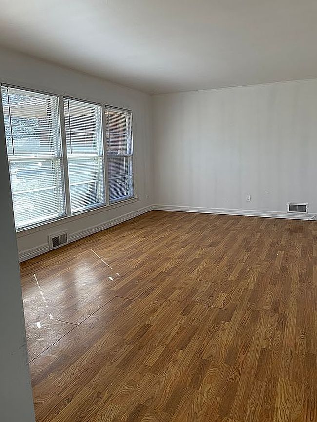 Additional photo 1 of property located at 2131 Carlton Way