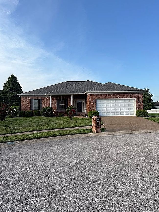 Photo of 6000 Glen Oak Ct, Newburgh, IN