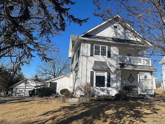 Image of 201 8th St S