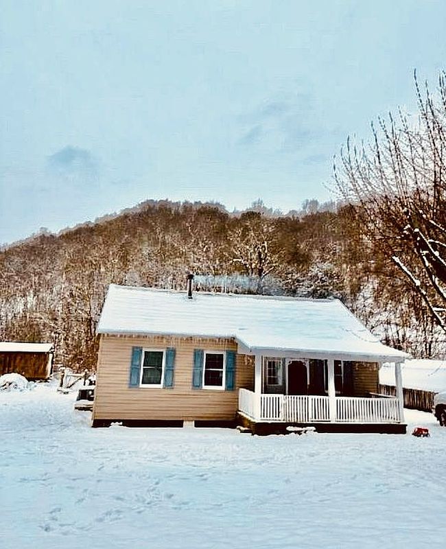 Photo of 1611 Knob Creek Rd, Celina, TN