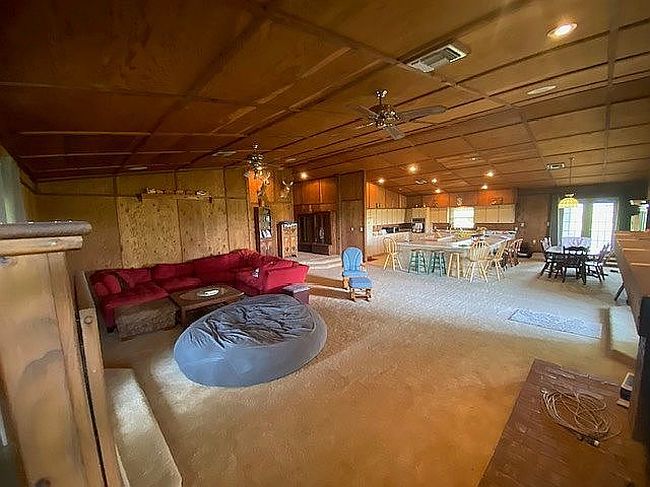 Image of 6125 White Rd