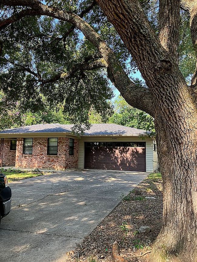 Photo of 9406 Palmetto Ln