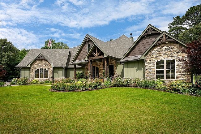 Photo of 235 Pinball Rd, Big Sandy, TX