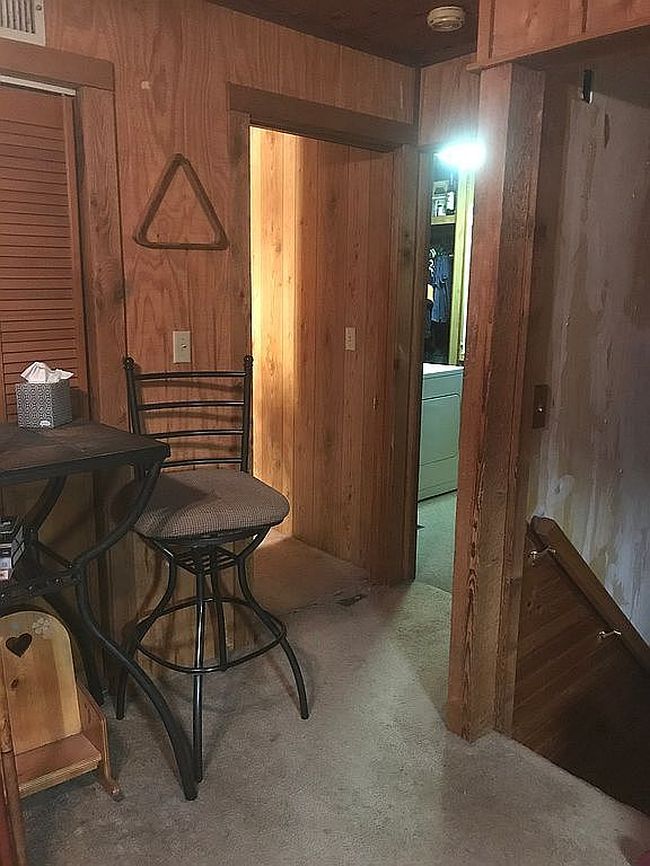Image of 211 Red River Rd N