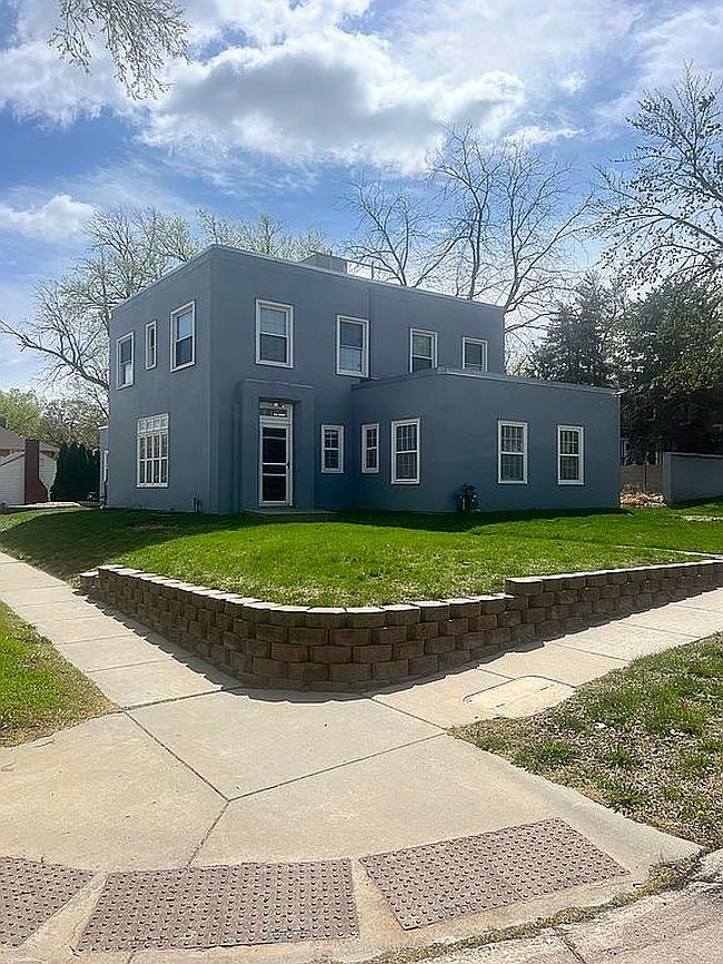 Image of 1700 S 24th St