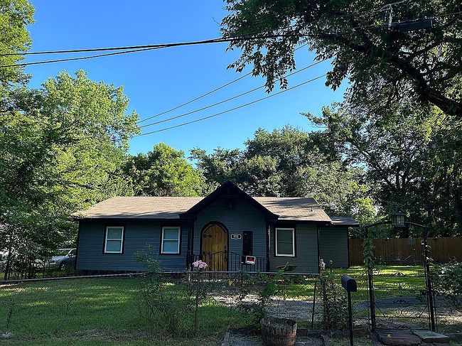 Photo of 955 Cedar St, Paris, TX