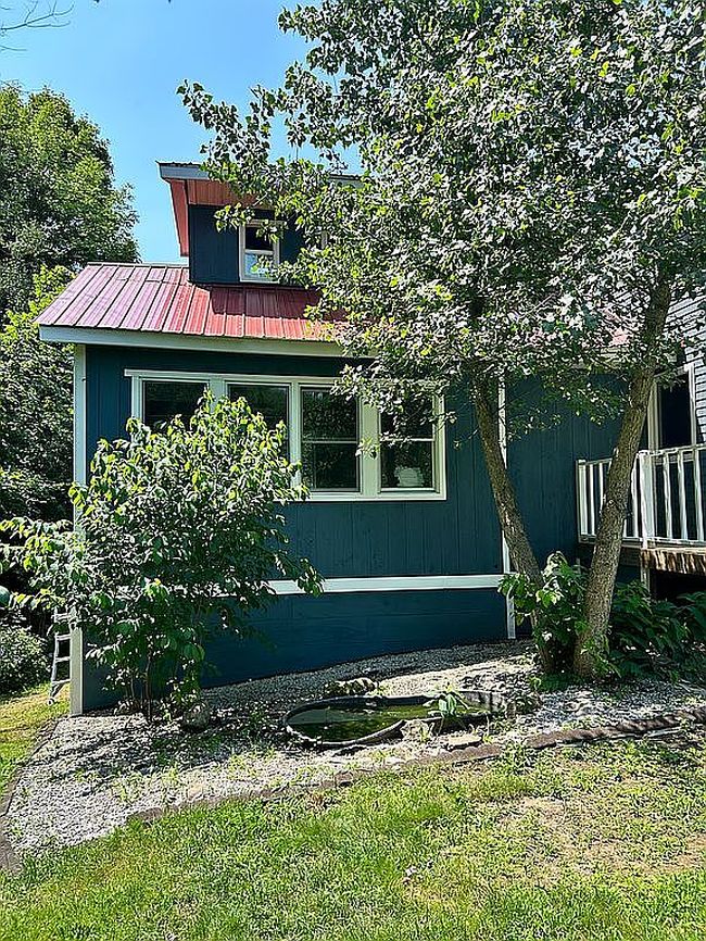 Photo of 11 Paddock Ln, Milton, VT