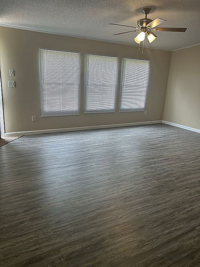 Photo of 1122 Viewland Ave, Mount Airy, NC
