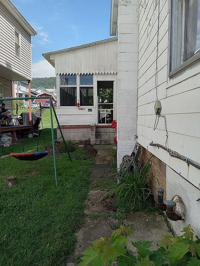 Photo of 309 E Market St, Williamstown, PA