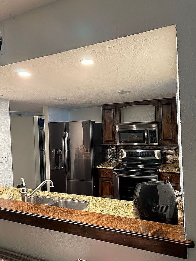 Image of 100 Golden Sand Dr #B