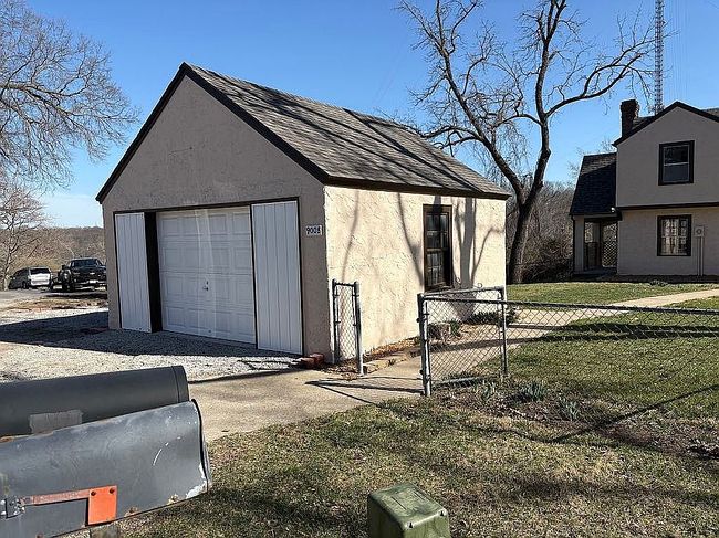 Image of 9008 E Truman Rd