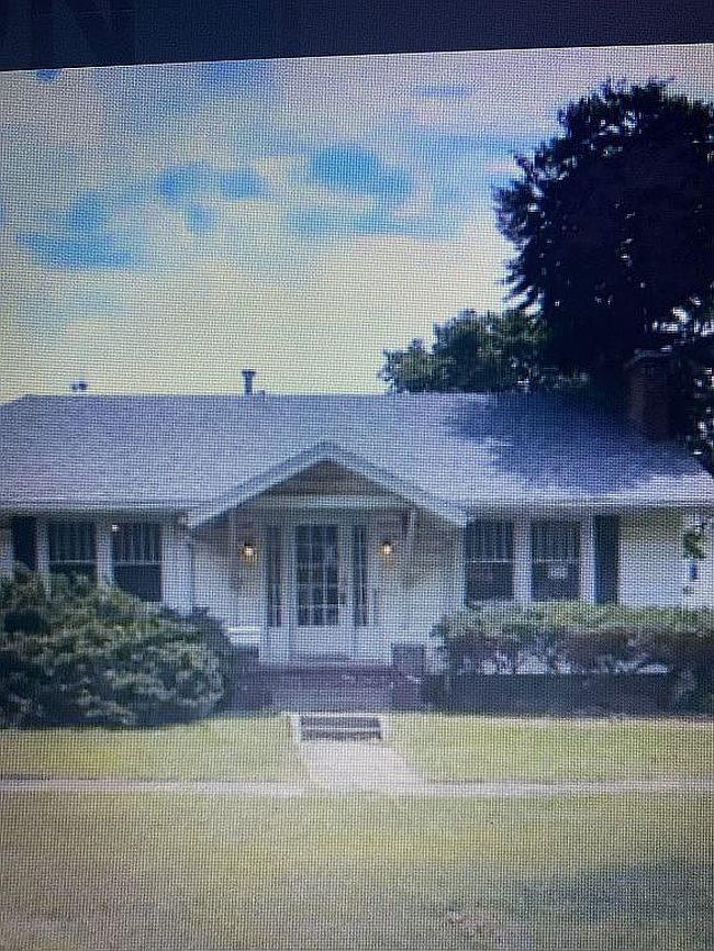 Photo of 800 S 15th St #61938, Mattoon, IL