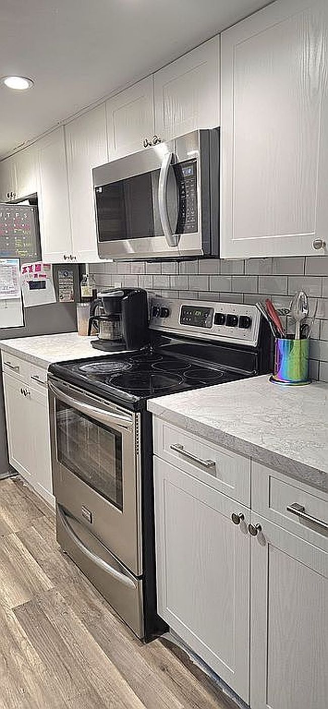 Photo of 10911 N Lakeview Dr, Pembroke Pines, FL