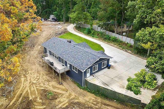 Image of 2040 N Dubuque Rd