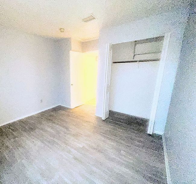 Image of 2571 W Crawford St