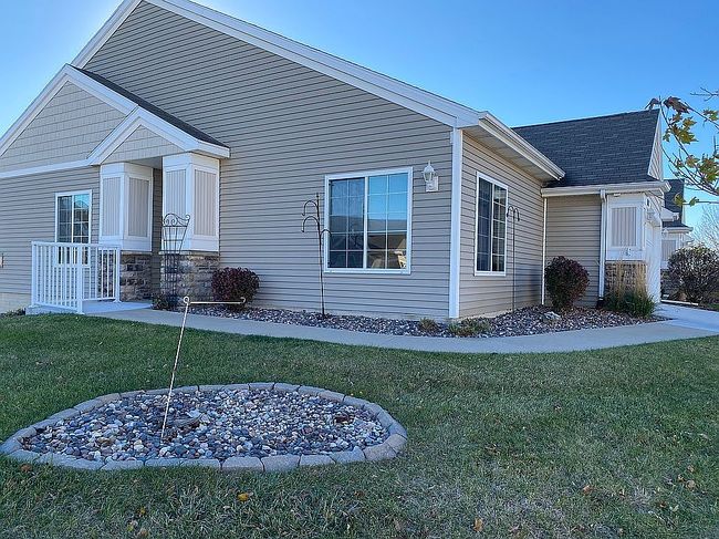 Preview of property located at 1031 Ne Greenview Dr #16