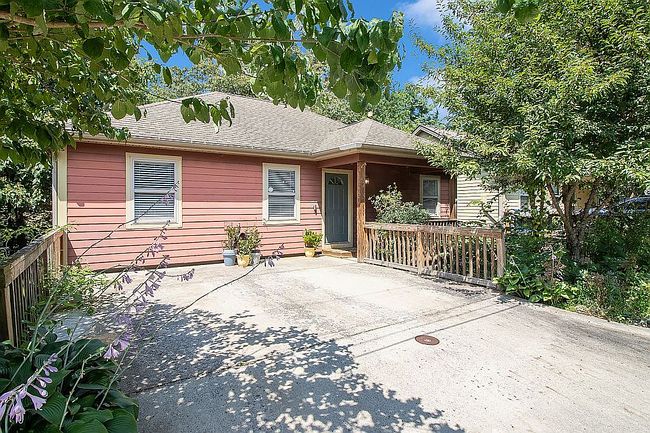 Photo of 47 Kentucky Dr