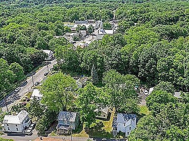 Photo of 1054 Main St, Leeds, NY