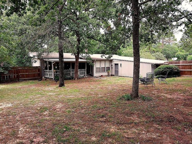 Photo of 313 Lakeview Dr, Hideaway, TX