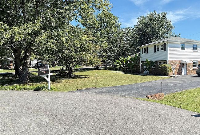 Photo of 1834 Greerson Ct