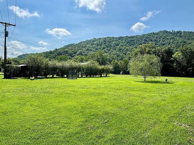 Photo of 44 Music St, Prestonsburg, KY