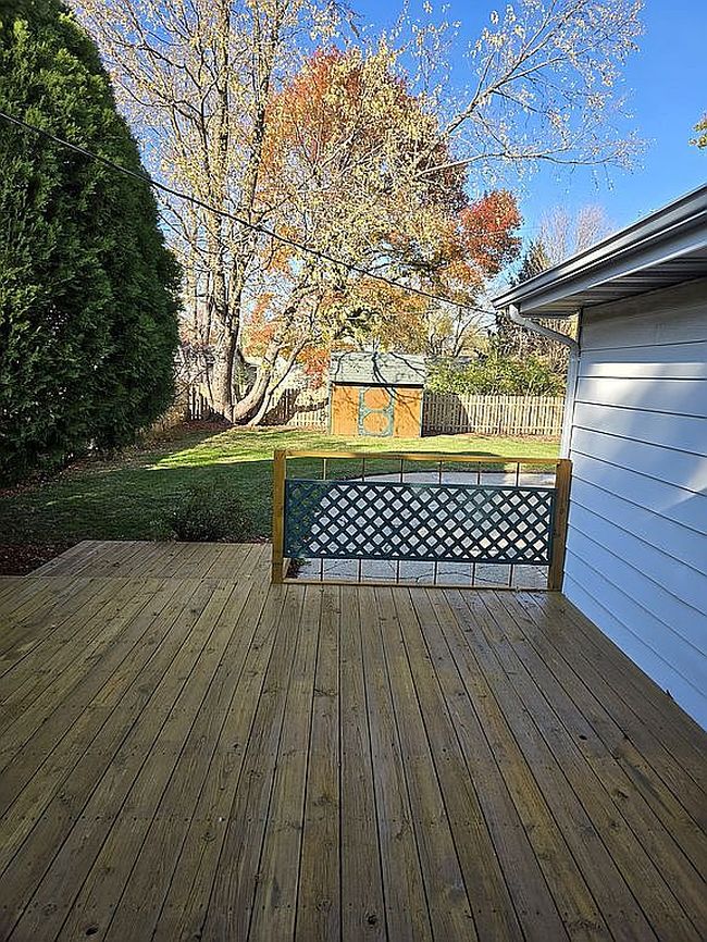 Image of 719 E Walnut St
