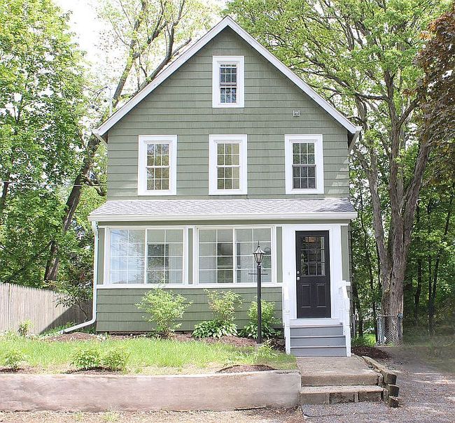 Photo of 215 Henry St, Buchanan, NY
