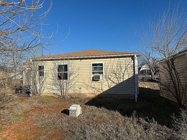 Image of 905 Birch St
