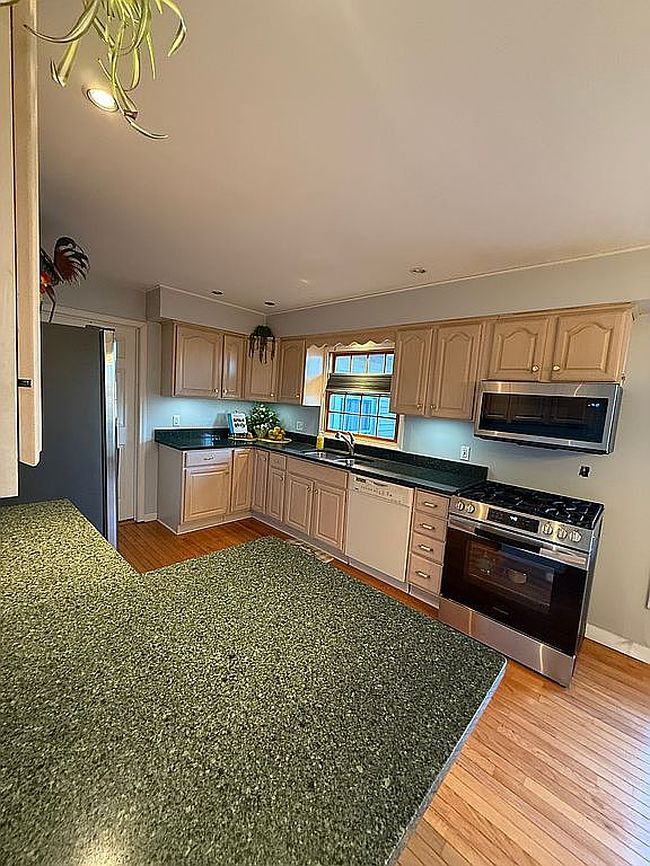 Image of 302 N Hiawatha St