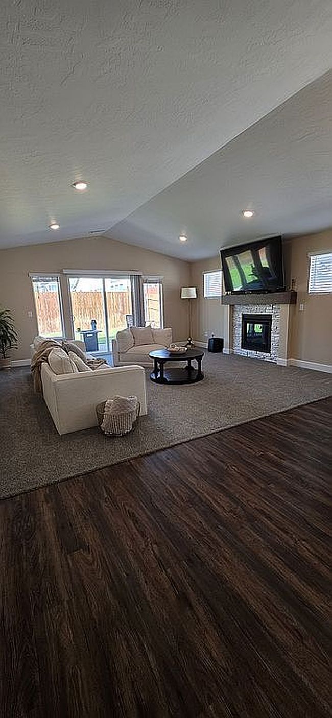 Photo of 531 E Bella Vista Ave, Hermiston, OR