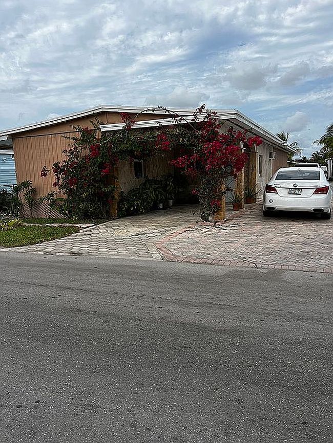 Photo of 1081 Sw 129th Ave #7
