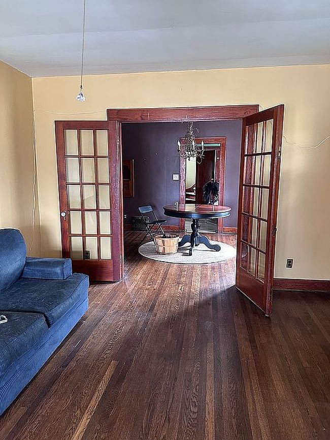 Photo of 242 N Grand St