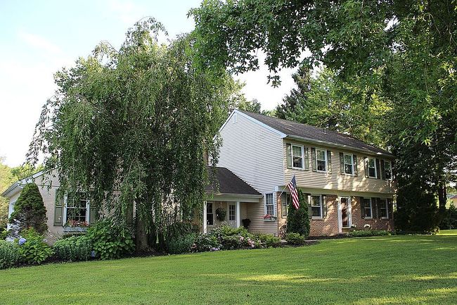 Photo of 208 Wiltshire Dr, Kennett Square, PA