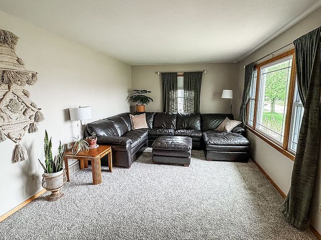 Photo of 203 11th St Nw, Waukon, IA
