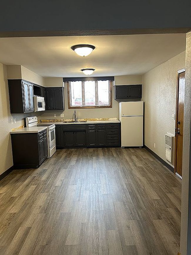 Preview of property located at 813 6th Ave N #A06