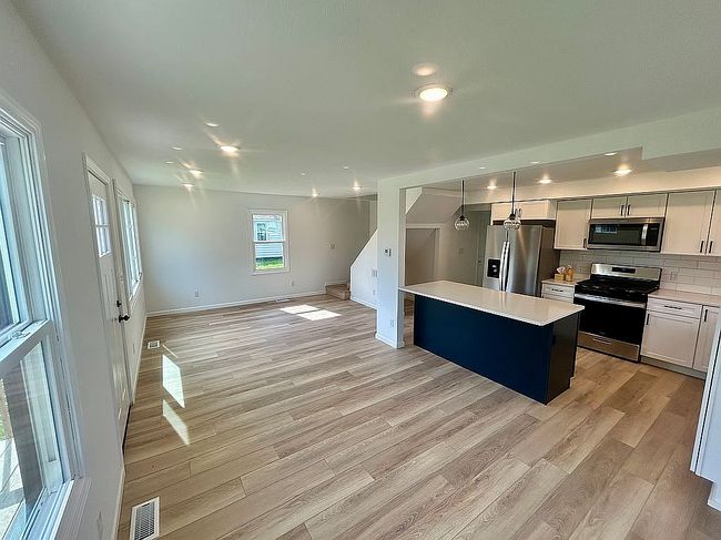Photo of 117 E Pulaski St, Williamsville, IL