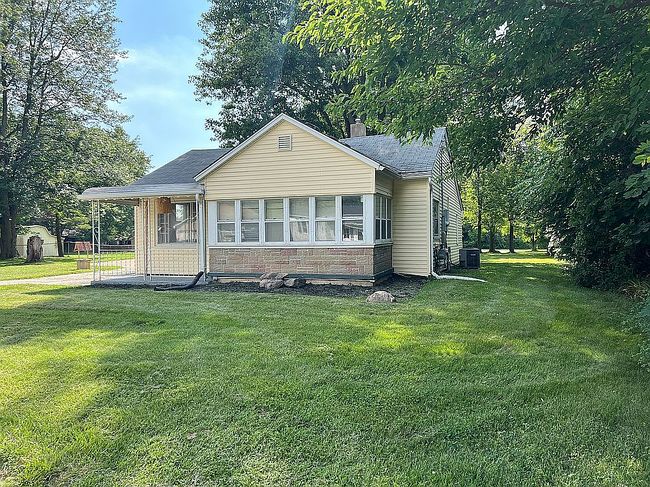Photo of 6094 Grove Ave, Grand Blanc, MI