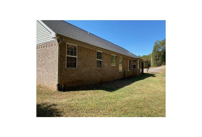 Image of 2318 Highway 71 Ne
